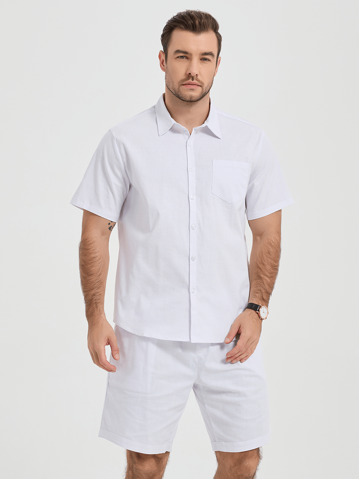 Set da uomo in lino e cotone color blu navy, composto da camicia a maniche corte con tasche e pantaloni corti abbinati