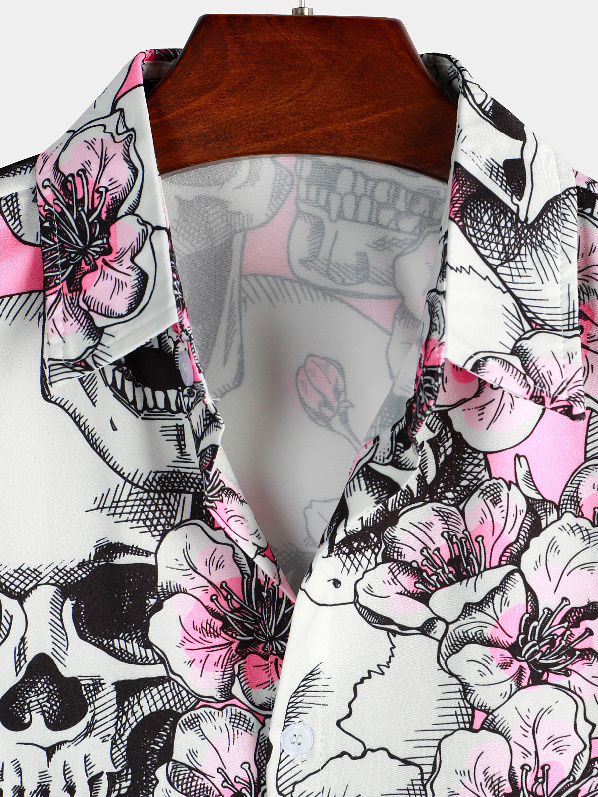 Camicia a maniche corte con motivo floreale rosa con teschio da uomo